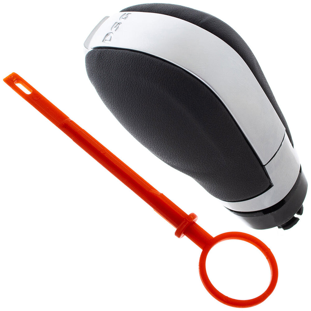 Bőrözött VW Golf VI automata váltógomb.