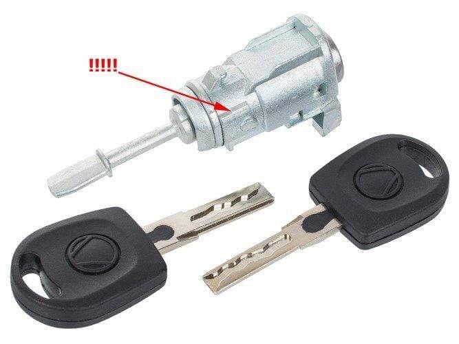 Seat Leon I első ajtó zárbetét, zárhenger bal oldal